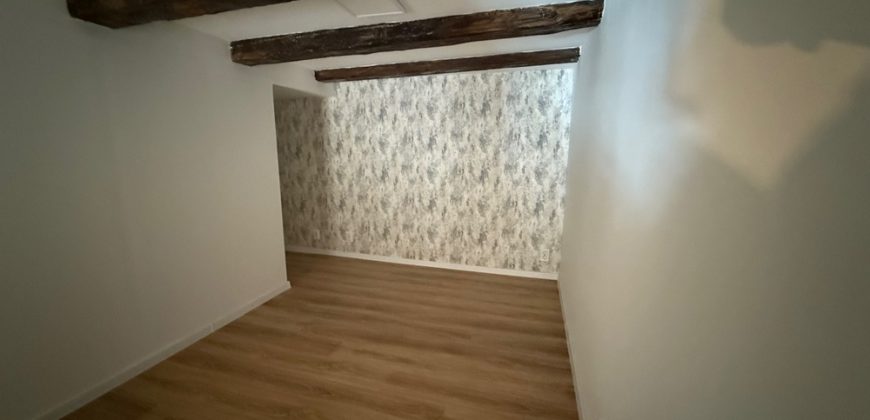 Eladó modern, fiatalos lakás kertkapcsolattal a 15. kerületben!