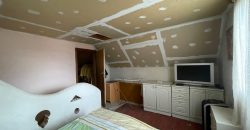 MONORON, PINCESORON, EZER PINCE VÁROSÁBAN ELADÓ EGY KEDVES KIS HÁZ BOROSPINCÉVEL!!  TEHERMENTES, AZONNAL BIRTOKBA VEHETŐ!!