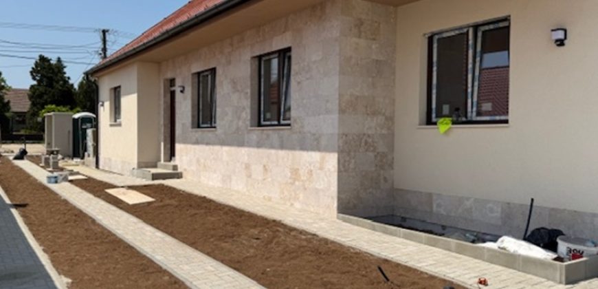 KISTARCSA HATÁRÁBAN ÚJ ÉPÍTÉSŰ IKERHÁZ ELADÓ KULCSRAKÉSZ ÁLLAPOTBAN!!