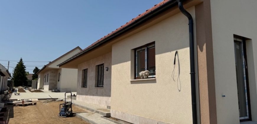 KISTARCSA HATÁRÁBAN ÚJ ÉPÍTÉSŰ IKERHÁZ ELADÓ KULCSRAKÉSZ ÁLLAPOTBAN!!