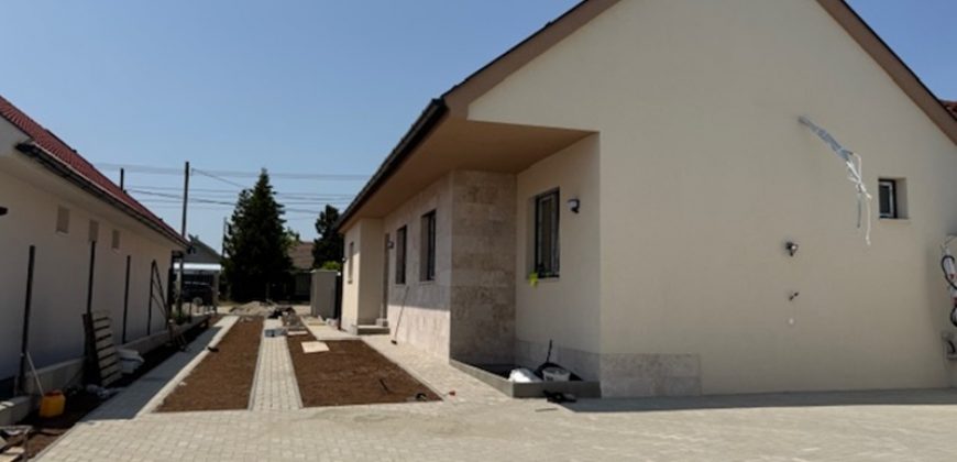 KISTARCSA HATÁRÁBAN ÚJ ÉPÍTÉSŰ IKERHÁZ ELADÓ KULCSRAKÉSZ ÁLLAPOTBAN!!