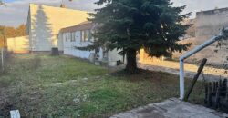 Újpest egyik legnépszerűbb utcájában körbejárható, önálló családi ház eladó, nagy telken!