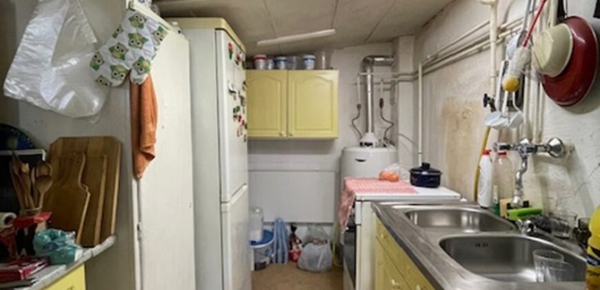 BUDAPEST 18.KERÜLETÉBEN, SZEMERE TELEPEN, ASZFALTOZOTT, CSENDES UTCÁBAN 530 M2-ES TELKEN 33.5 M2-ES OLDALHATÁROS CSALÁDI HÁZ ELADÓ!