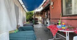 BUDAPEST 18.KERÜLETÉBEN, SZEMERE TELEPEN, ASZFALTOZOTT, CSENDES UTCÁBAN 530 M2-ES TELKEN 33.5 M2-ES OLDALHATÁROS CSALÁDI HÁZ ELADÓ!