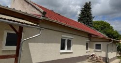 XVI. KERÜLETBEN, ÚJMÁTYÁSFÖLDÖN CSENDES, CSALÁDI HÁZAKKAL ÖVEZETT KIS UTCÁBAN FELÚJÍTANDÓ CSALÁDI HÁZ ELADÓ!