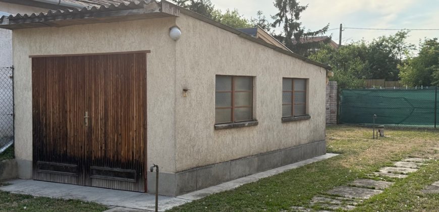 Újpest kervárosában családi ház eladó!