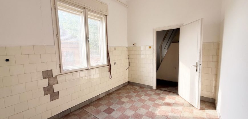 Újpest kervárosában családi ház eladó!