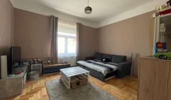 KISTARCSA VÁROSKÖZPONTJÁBAN KÉTSZOBÁS, HALLOS, BELSŐ UDVAROS, 62 M2-ES LAKÁS ELADÓ KIS LAKÓKÖZÖSSÉGBEN!!
