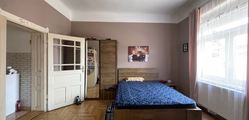 KISTARCSA VÁROSKÖZPONTJÁBAN KÉTSZOBÁS, HALLOS, BELSŐ UDVAROS, 62 M2-ES LAKÁS ELADÓ KIS LAKÓKÖZÖSSÉGBEN!!