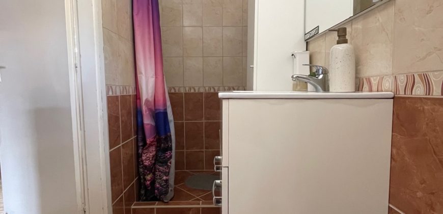 KISTARCSA VÁROSKÖZPONTJÁBAN KÉTSZOBÁS, HALLOS, BELSŐ UDVAROS, 62 M2-ES LAKÁS ELADÓ KIS LAKÓKÖZÖSSÉGBEN!!