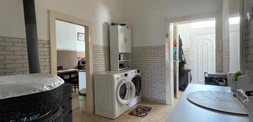 KISTARCSA VÁROSKÖZPONTJÁBAN KÉTSZOBÁS, HALLOS, BELSŐ UDVAROS, 62 M2-ES LAKÁS ELADÓ KIS LAKÓKÖZÖSSÉGBEN!!