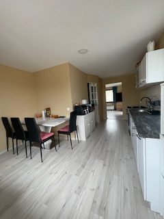 SOMLÓ-HEGY ASZFALTOZOTT UTCÁJÁBAN, SOMLÓI BORVIDÉKEN, PANORÁMÁS KILÁTÁSSAL, FELÚJÍTOTT CSALÁDI HÁZ ELADÓ!