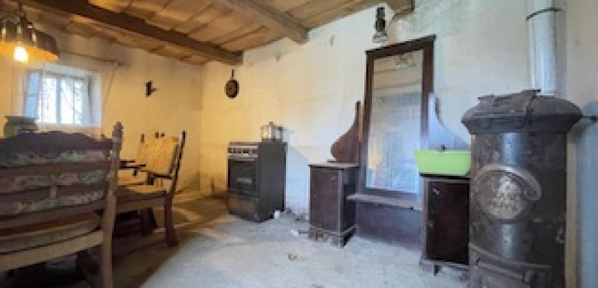 SOMLÓ-HEGY ASZFALTOZOTT UTCÁJÁBAN, SOMLÓI BORVIDÉKEN, PANORÁMÁS KILÁTÁSSAL, FELÚJÍTOTT CSALÁDI HÁZ ELADÓ!