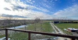 SOMLÓ-HEGY ASZFALTOZOTT UTCÁJÁBAN, SOMLÓI BORVIDÉKEN, PANORÁMÁS KILÁTÁSSAL, FELÚJÍTOTT CSALÁDI HÁZ ELADÓ!