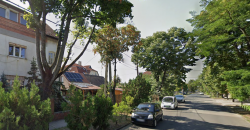 ZUGLÓ KERTVÁROSI CSENDES UTCÁJÁBAN 1100 M2-ES TELEK ELADÓ BONTANDÓ HÁZZAL.