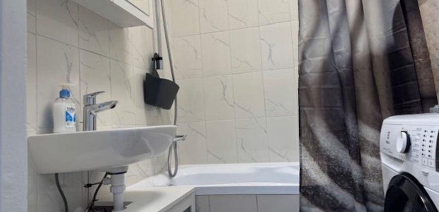 15.KERÜLET ZSÓKAVÁR UTCÁBAN PANELPROGRAMOS HÁZ 7. EMELTÉN FELÚJÍTOTT LAKÁS KIADÓ!