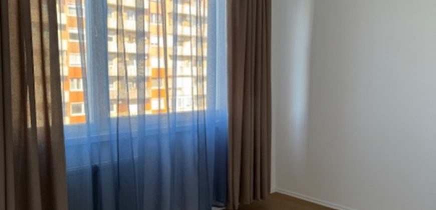 15.KERÜLET ZSÓKAVÁR UTCÁBAN PANELPROGRAMOS HÁZ 7. EMELTÉN FELÚJÍTOTT LAKÁS KIADÓ!