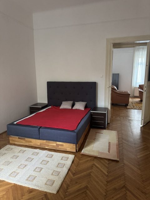 KÖZÉP-FERENCVÁROS LEGKIEMLKEDŐBB RÉSZÉN AZ ANGYAL UTCÁNBAN, JÓ ÁLLAPOTÚ LAKÁST KÍNÁLUNK ELADÁSRA.