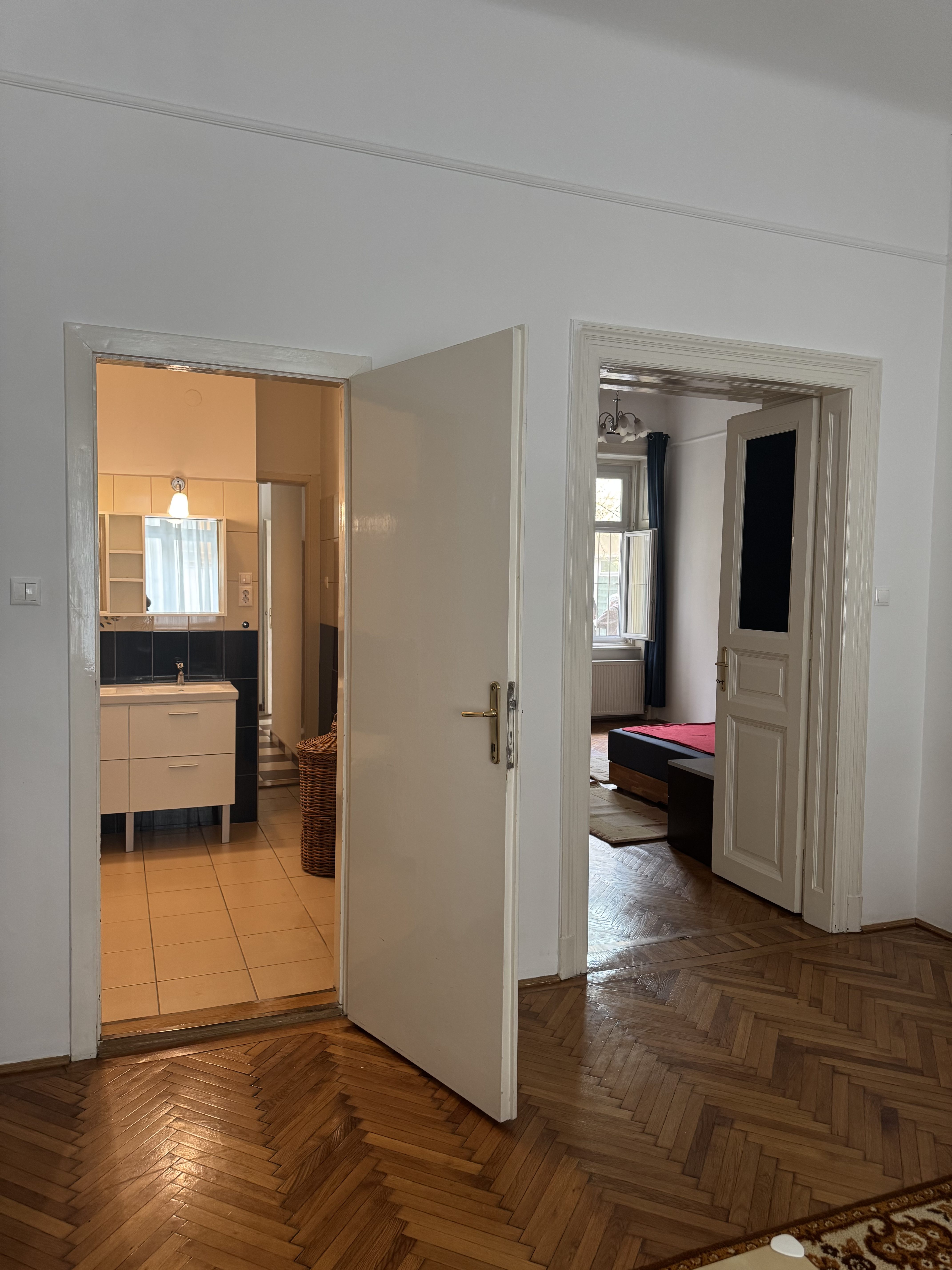 KÖZÉP-FERENCVÁROS LEGKIEMLKEDŐBB RÉSZÉN AZ ANGYAL UTCÁNBAN, JÓ ÁLLAPOTÚ LAKÁST KÍNÁLUNK ELADÁSRA.