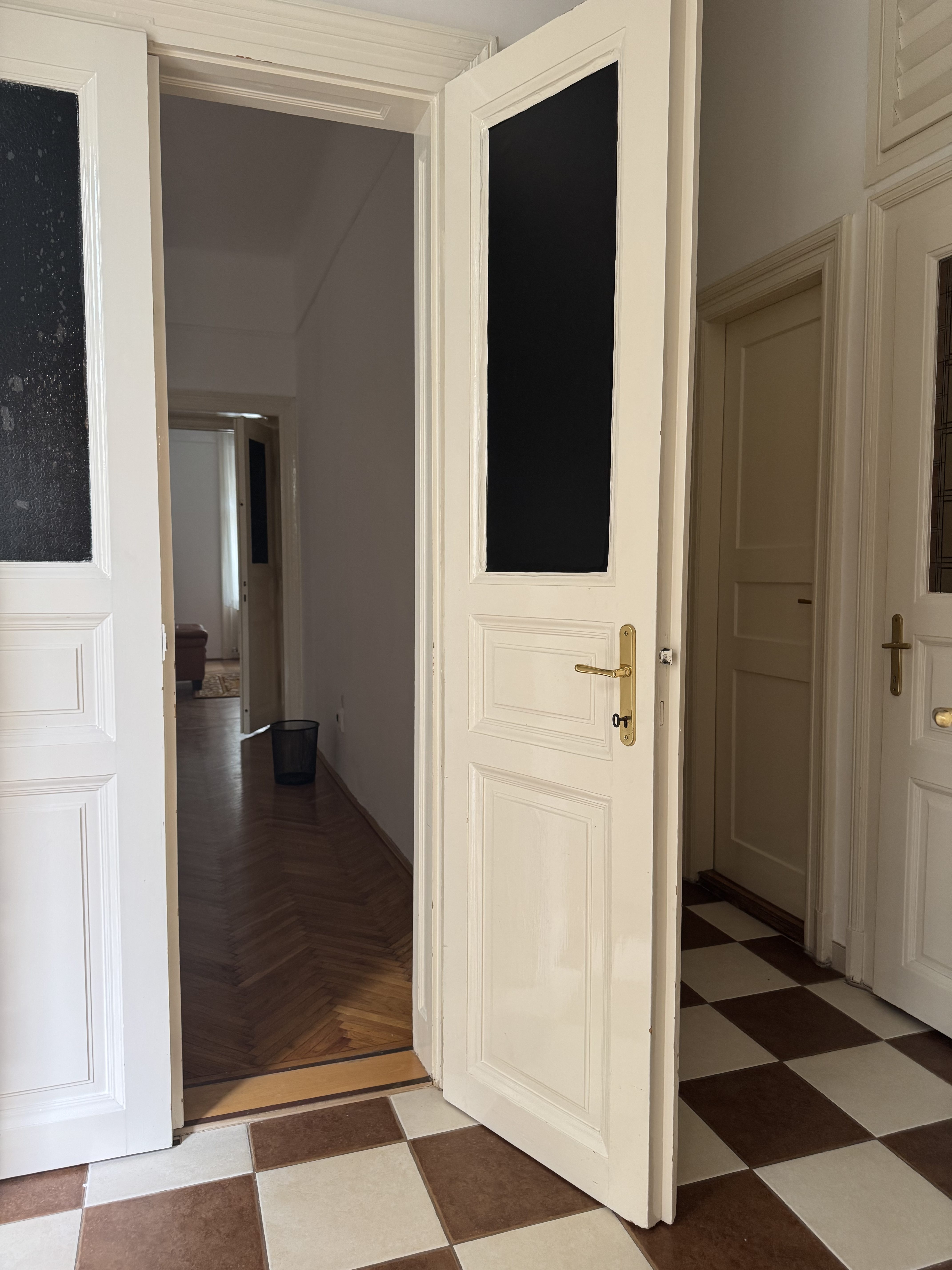 KÖZÉP-FERENCVÁROS LEGKIEMLKEDŐBB RÉSZÉN AZ ANGYAL UTCÁNBAN, JÓ ÁLLAPOTÚ LAKÁST KÍNÁLUNK ELADÁSRA.