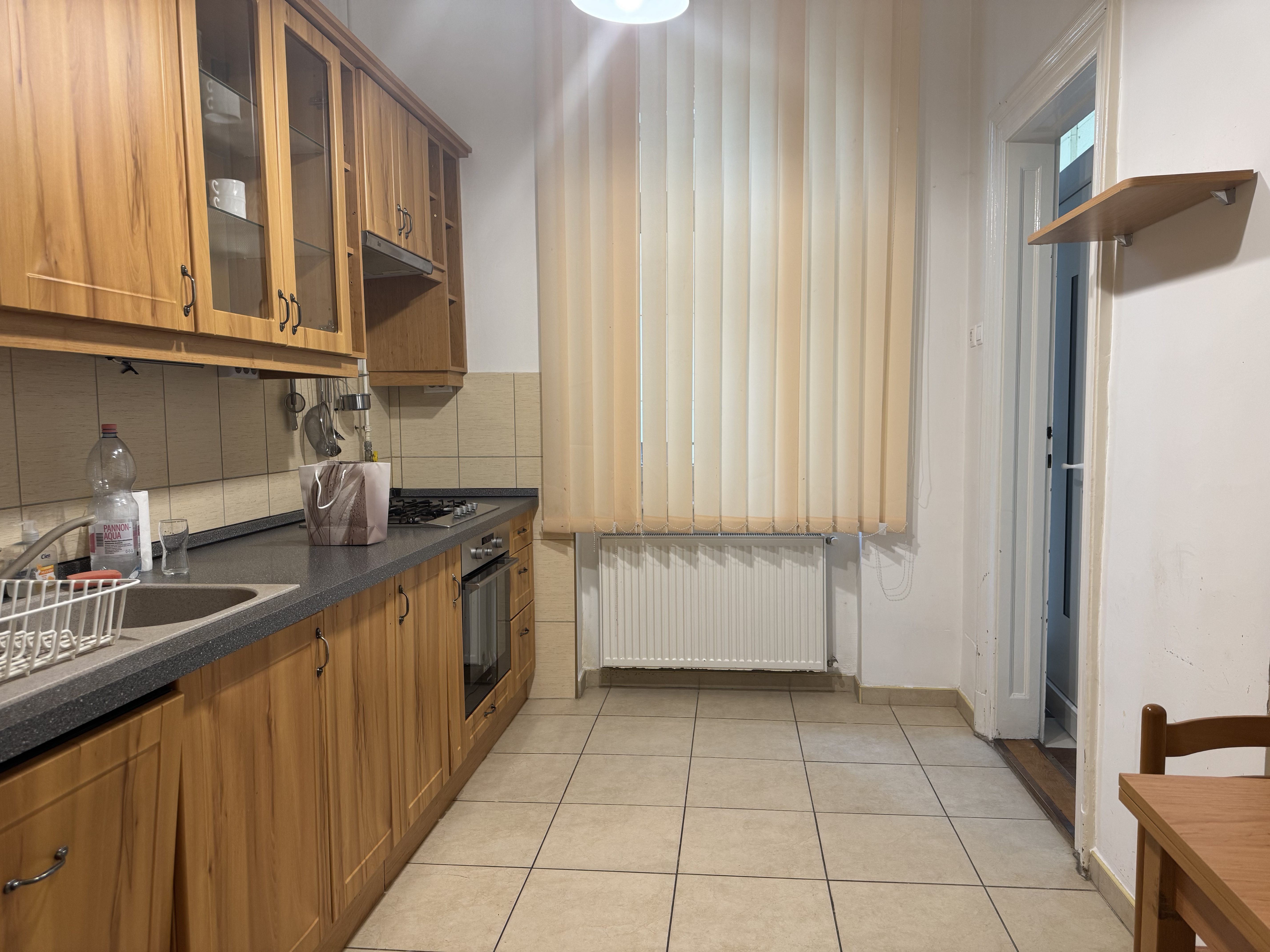 KÖZÉP-FERENCVÁROS LEGKIEMLKEDŐBB RÉSZÉN AZ ANGYAL UTCÁNBAN, JÓ ÁLLAPOTÚ LAKÁST KÍNÁLUNK ELADÁSRA.